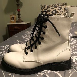 Time & Tru White Lug Boots